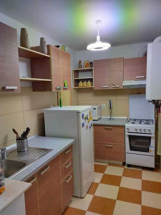 Ofer spre închiriere studio