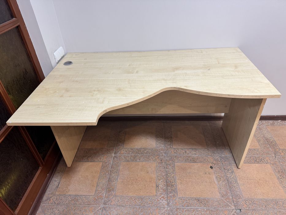 Стол компьютерный