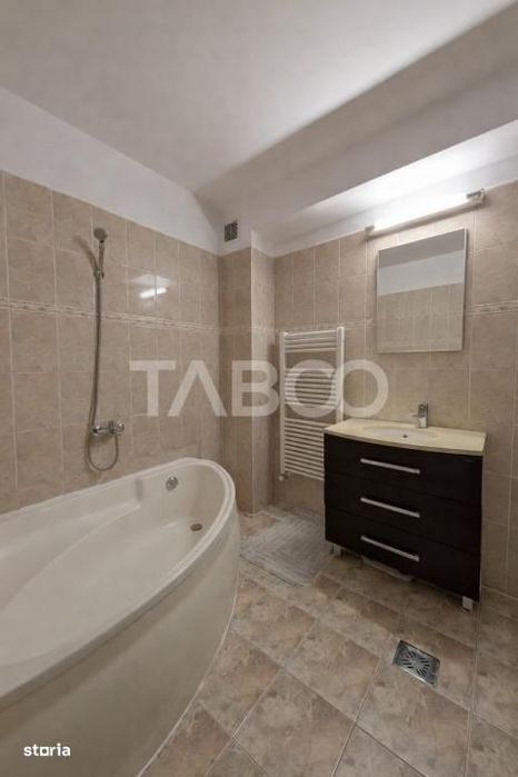 Apartament spatios cu 3 camere si parcare de vanzare cartier Buna Ziua