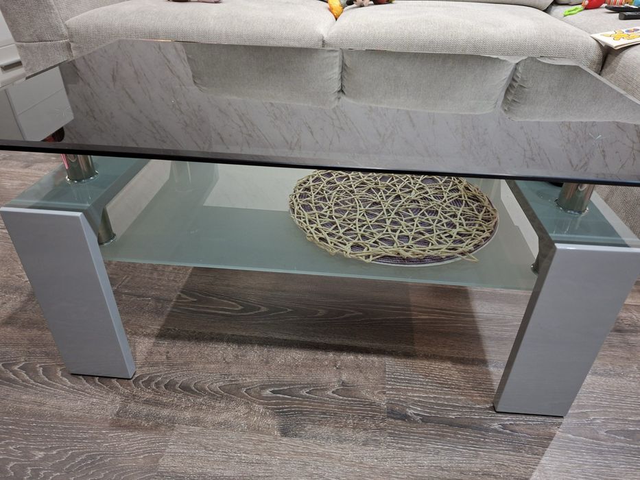 Холна стъклена маса