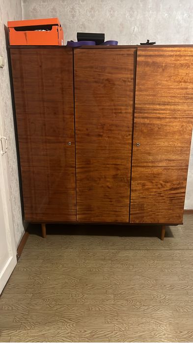 Продам шкаф в спальню