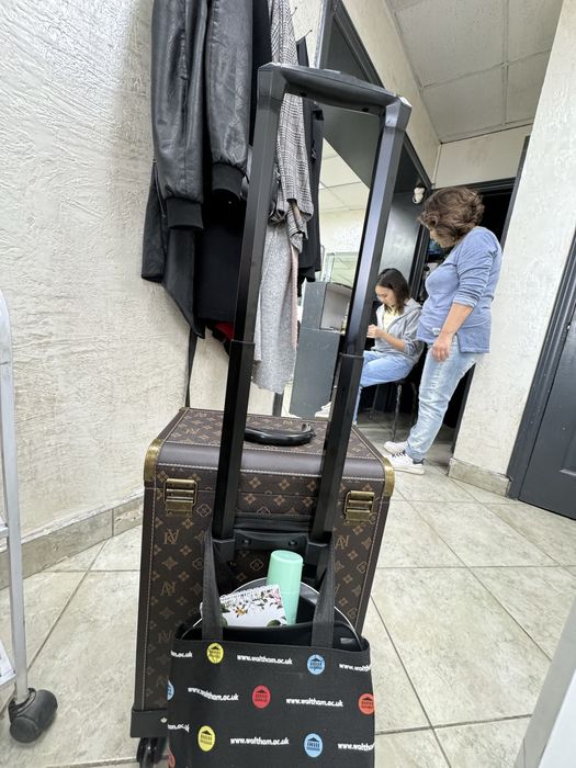 Чемодан для мастера маникюра