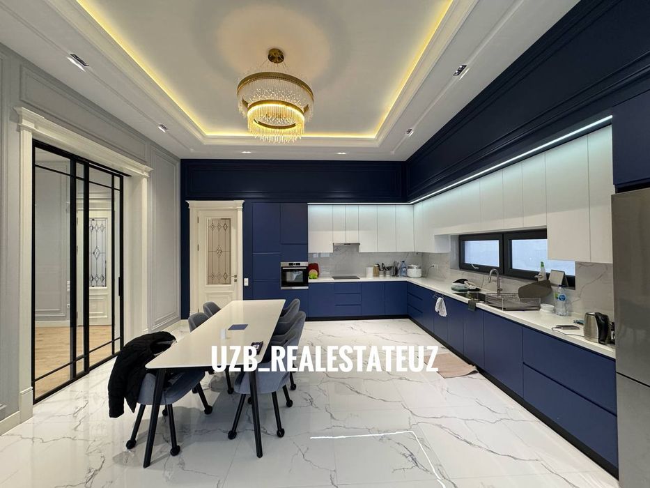 Срочно Срочно продаётся ЛЮКС Дом самом центре города Чайхана Салом