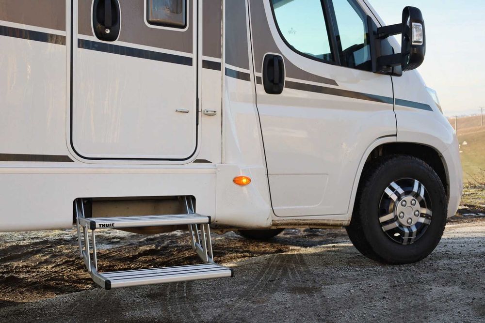 Inchiriere autorulota Carado Pro