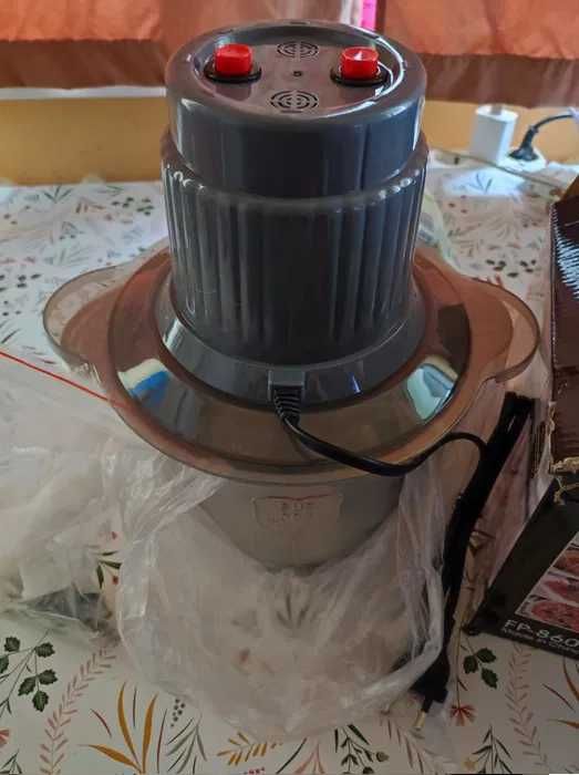 Висококачествен Чопър за смилане на месо,ядки и зеленчуци , 3 литра