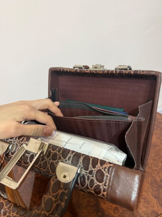 Кожаная сумка...