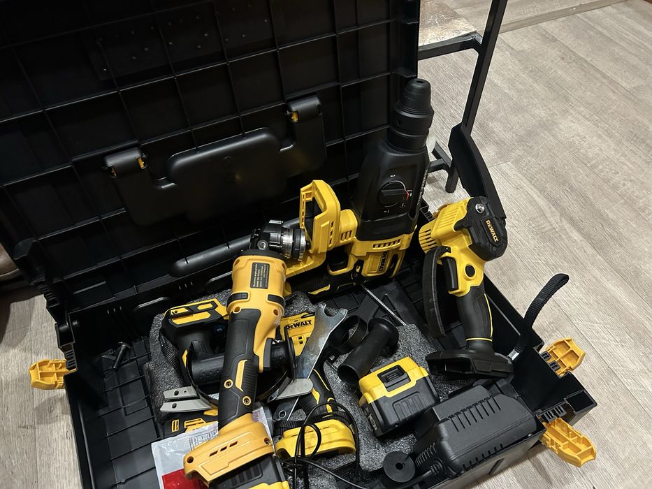 Генератор бензин фирма хонда и набор эл инсрументов фирма Девальт