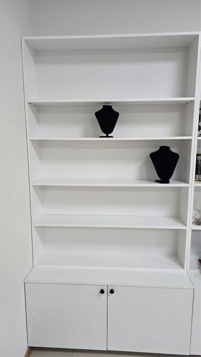 Шкафы витрины стеллажи