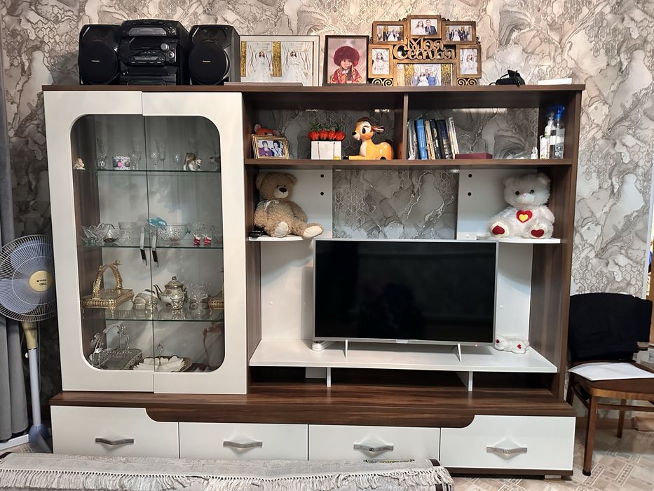 Продам гостиную стенку жля TV