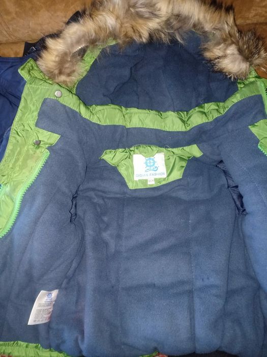 Продам детскую куртку