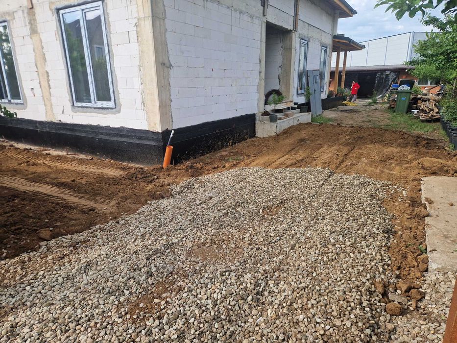 Nisip, balastru si amenajari cu miniexcavator