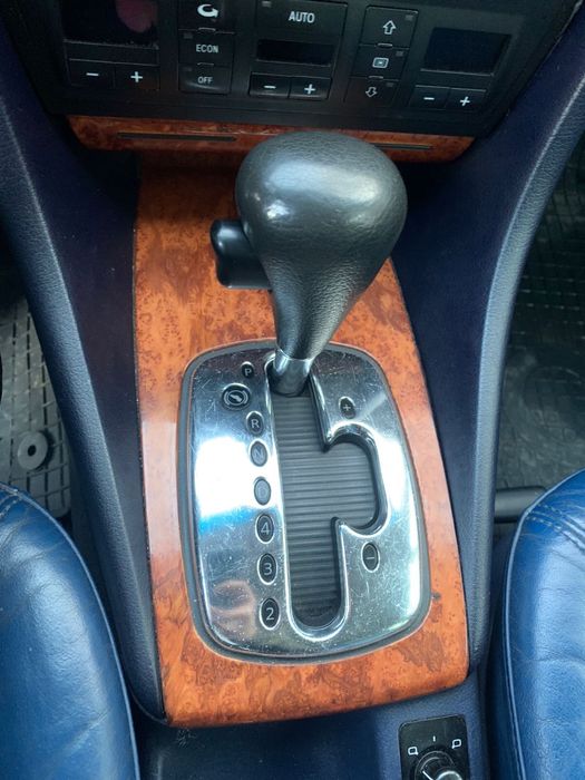 Срочно продаю машину ауди а6