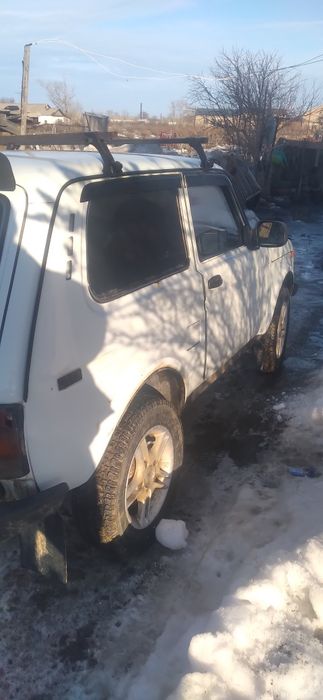 Продам ниву карбюратор 2004 год