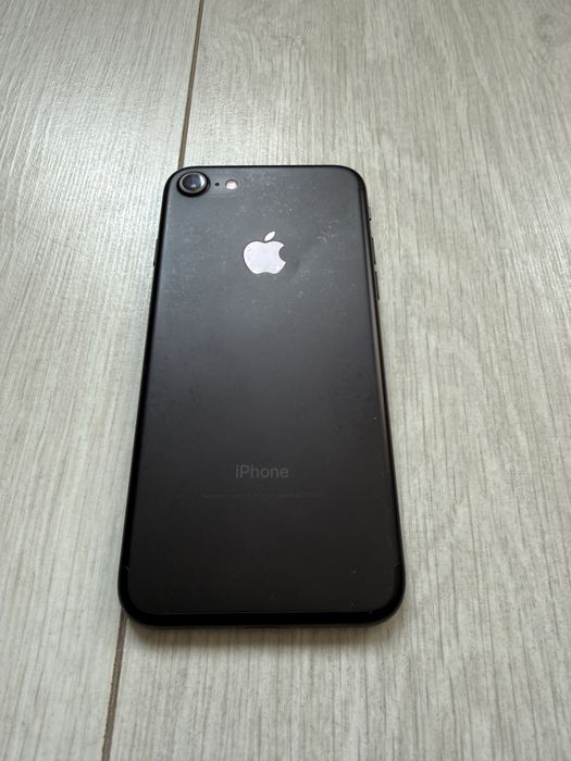 Iphone 7 32гб в хорошем состоянии
