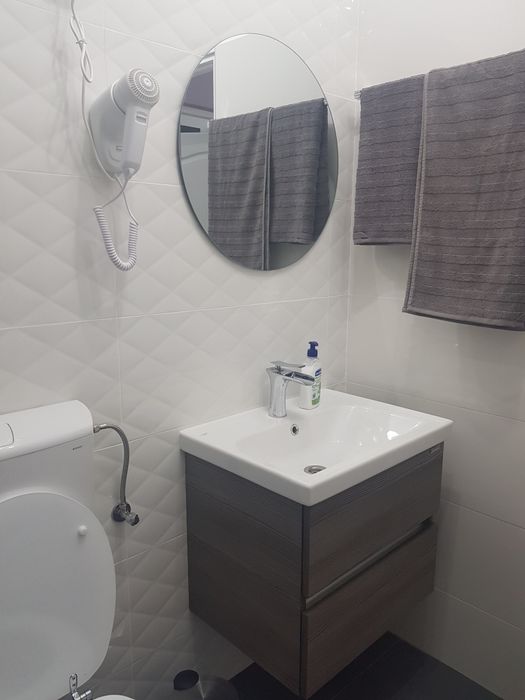 Chirie ap 2 camere,Str Lacramioarei