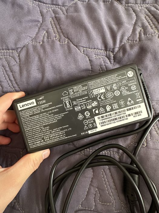 продам блок питания Lenovo135w