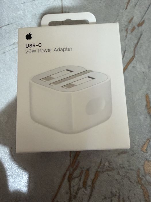 Apple adapter 20w Original.