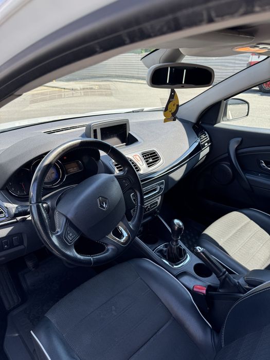 Vând Renault Fluence