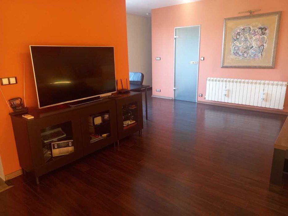 Дава се под наем Двустаен апартамент в София, Център - 210 кв.м за 947.58 € - Снимка #2