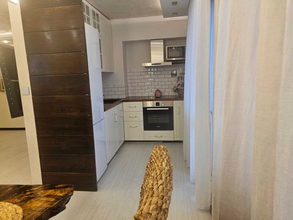 Дава се под наем Тристаен апартамент в Варна, Бриз - 110 кв.м за 109.65 € - Снимка #14