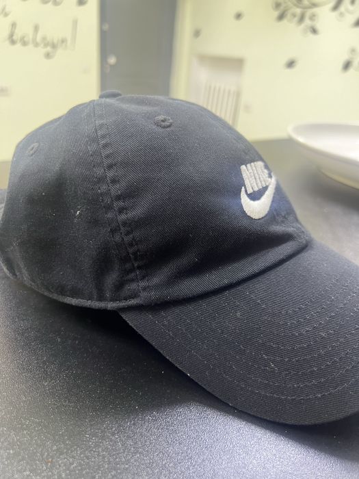 Продам бейсболку Nike