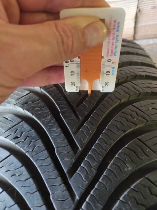 215/65/17 Michelin 2бр