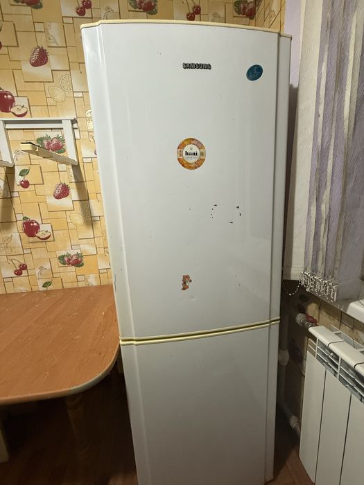 Холодильник Samsung