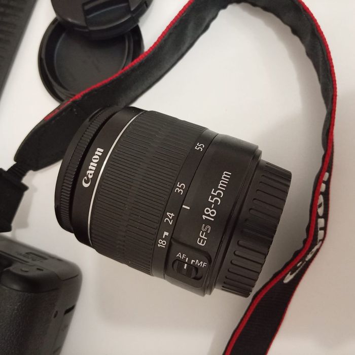 Продам камеру проф Canon EOS 4000D