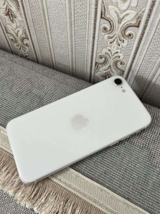 Продается Iphone Se 2020