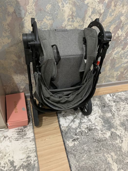 Продам Коляску почти не использовалась