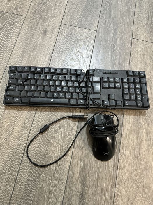 Компьютерная клавиатура и мышка