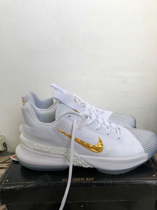 Продам кроссовки 45-46 размера