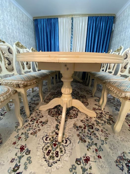 Продам стол и стулья 14 штук