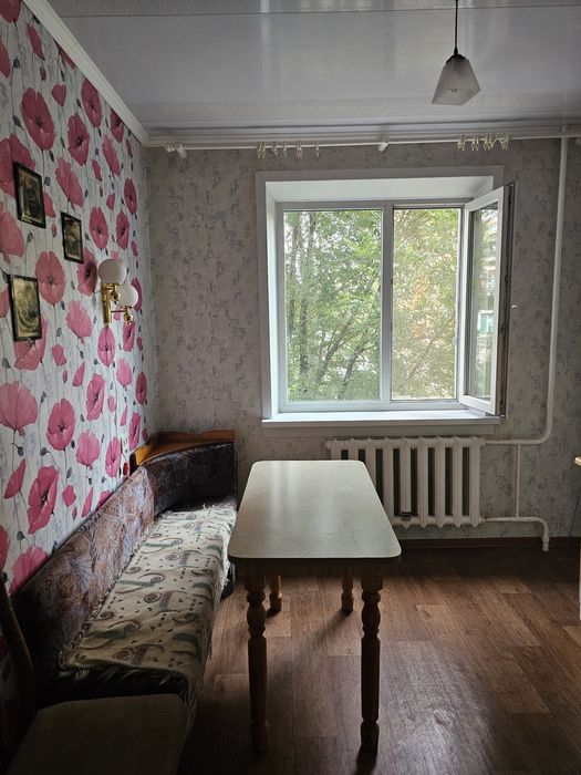 2бөлмелі пәтер 2 қабат.  Югта.  130мың