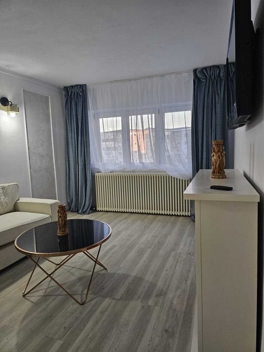 De vânzare Apartament 4 camere Roman Piata Centrală 80 m²