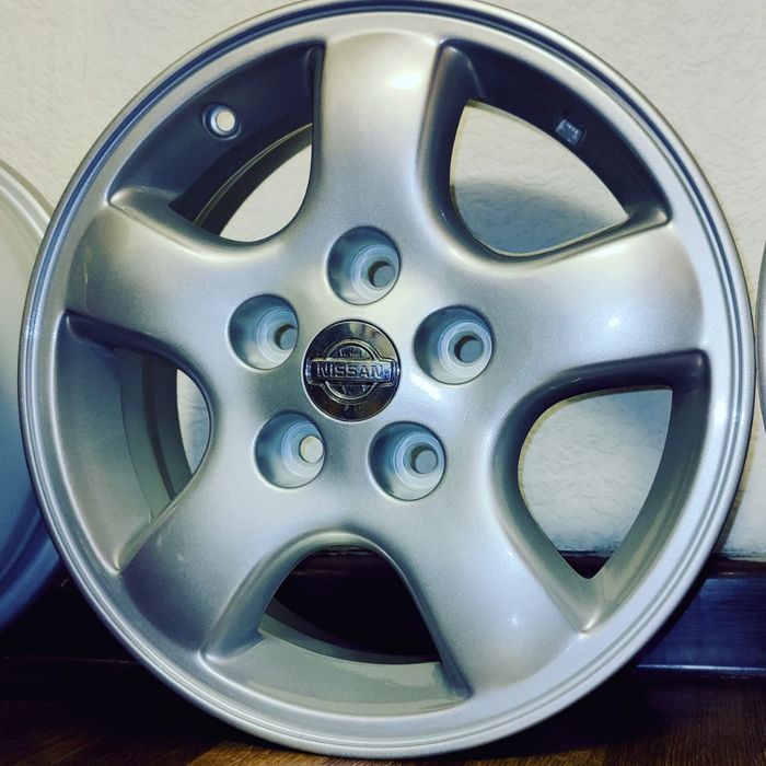 Диски на Nissan.