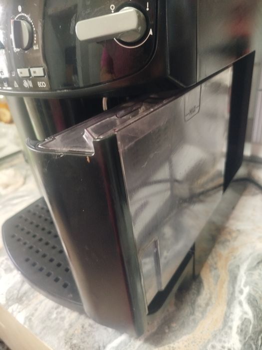 Expresor Delonghi boabe/ măcinată ; Spumator lapte