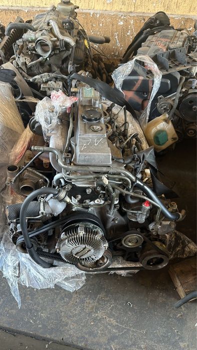 Двигатель 4м40 привозной