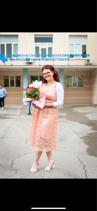 Коктейлна рокля