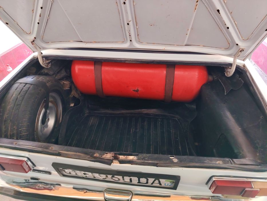 Ваз 21 011 sróchna sotiladi