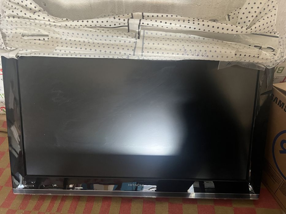 телевизор HITACHI б/у