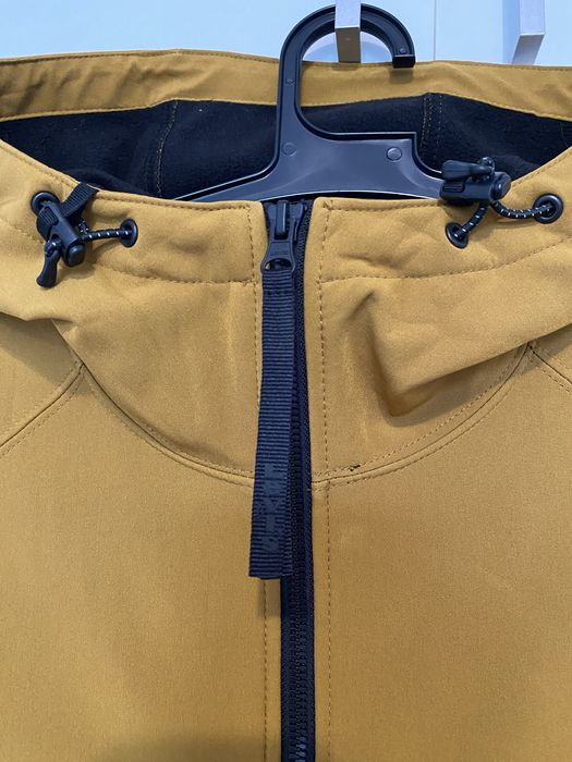 Geaca de ploaie Levi’s cu gluga