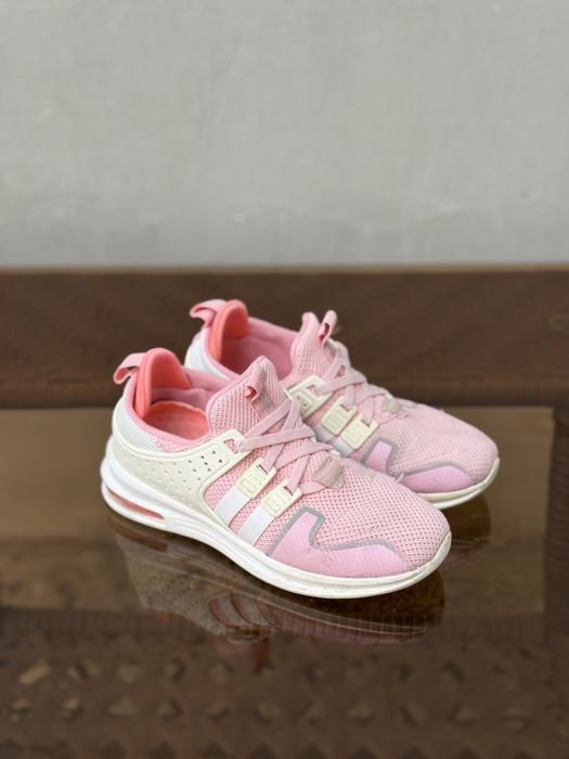 Кросовки для девочки. Обувь для девочки