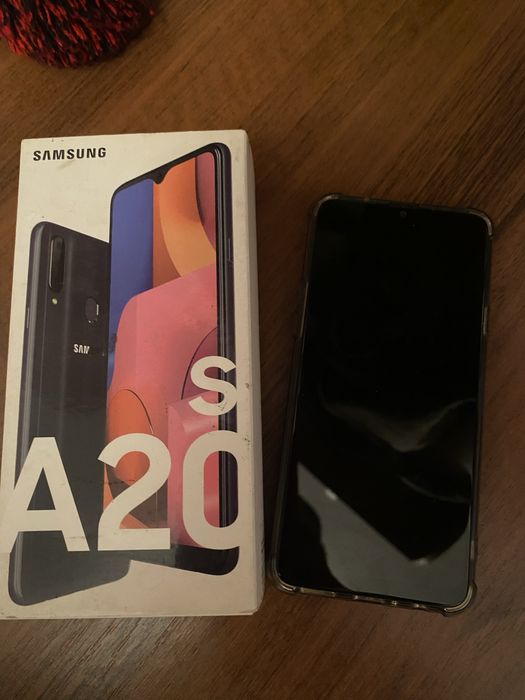 Самсунг А20s в хорошем состояний