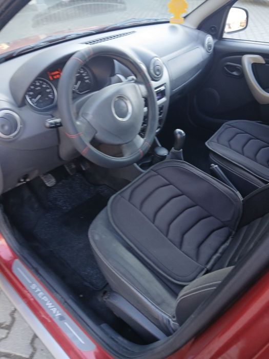 Dacia Sandero stepway  1.6 benzina 2011