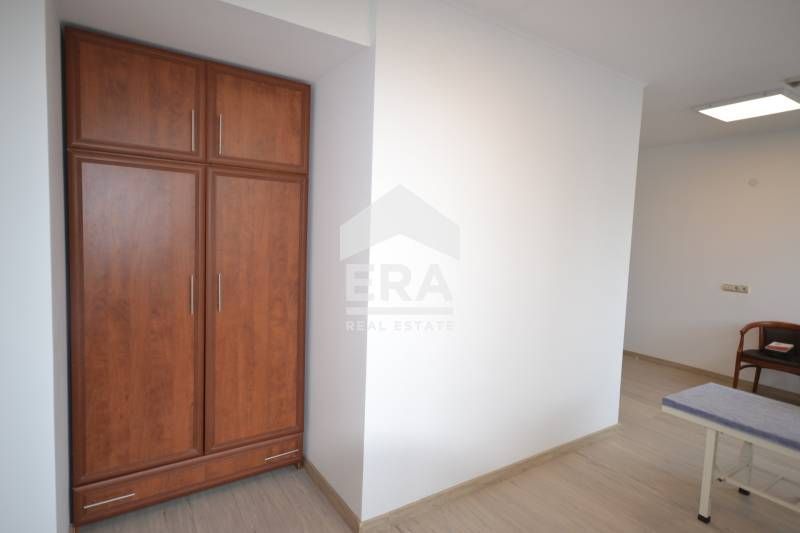 Дава се под наем Офис в Хасково, Център - 25 кв.м за 195 € - Снимка #7