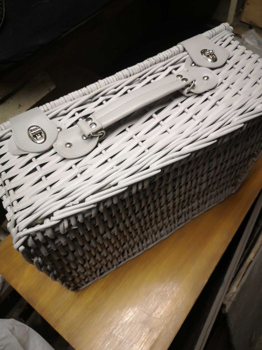 Кейс-чемоданчик для пикника