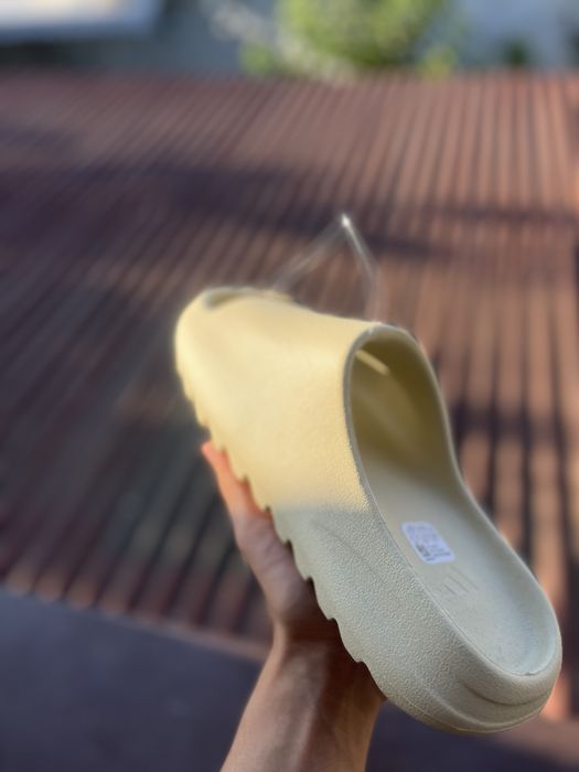 Yeezy slides crem si negru
