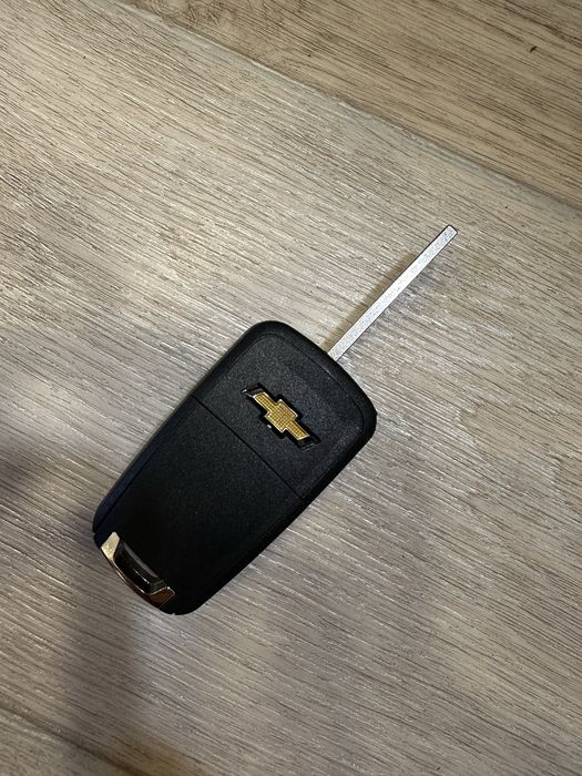 Продам авто ключ chevrolet cruze