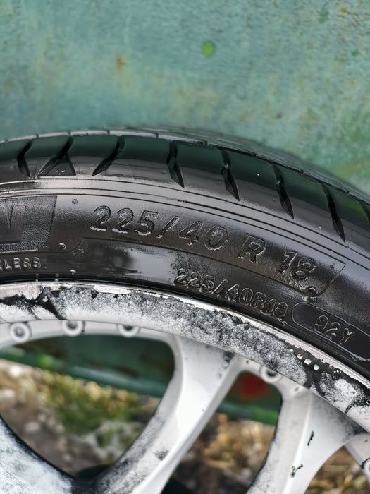 Set Genți cu cauciucuri Michelin 225/40/18